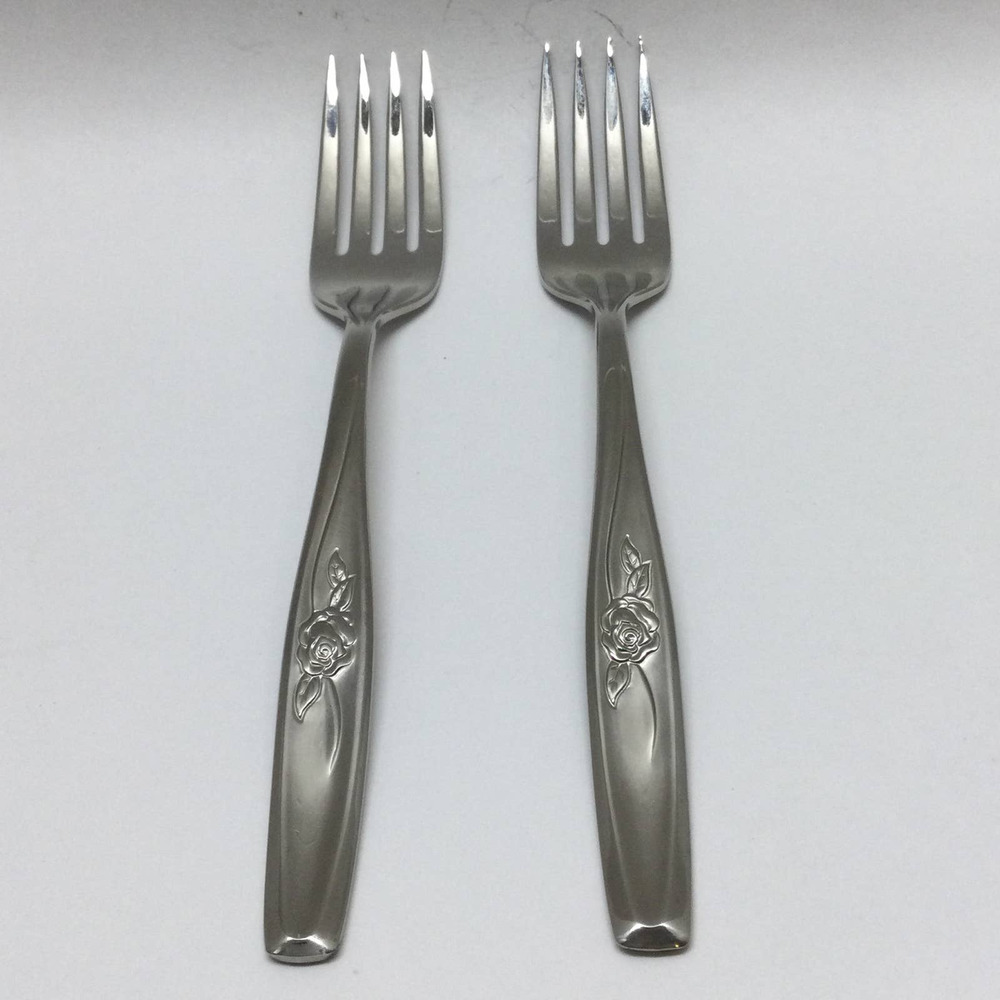 2 piece International Silver Random Rose Stainless Luxury Dinner Forks 6 7/8"